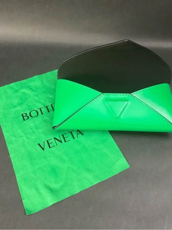 BOTTEGA VENETA SUNGLASSES MAGNETIC CASE AND CLOTH GREEN NEW - Picture 4 of 7